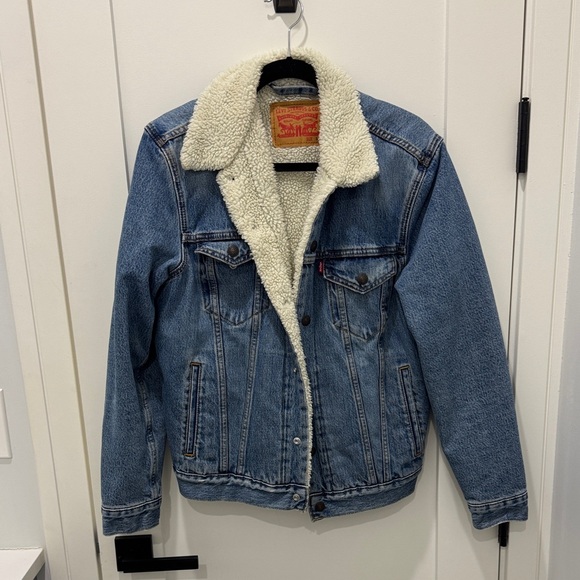 Levi's Other - Levi's Classic Blue Denim Jacket with Sherpa Collar
